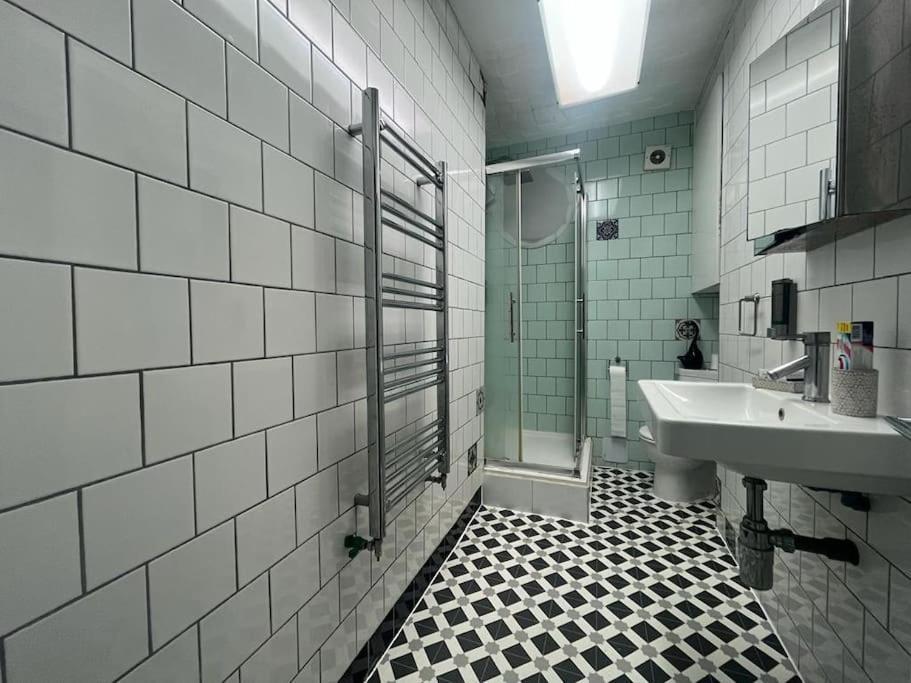 Tree Studio Apartment Barbican F3 London Eksteriør bilde